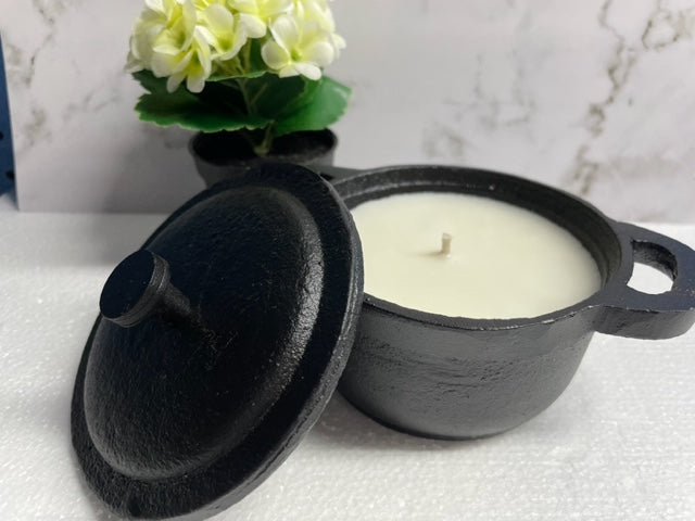 2 In 1 (6) oz Soy Candle/Black Cast Iron Dutch Oven Wax Warmer