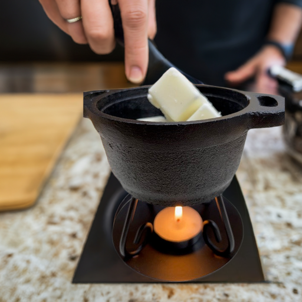 2 In 1 (6) oz Soy Candle/Black Cast Iron Dutch Oven Wax Warmer
