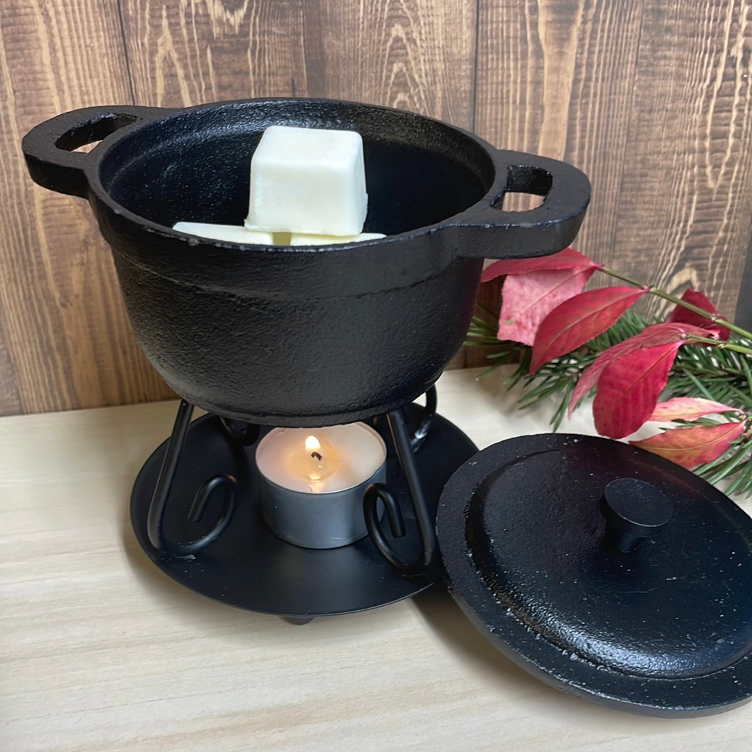 2 In 1 (6) oz Soy Candle/Black Cast Iron Dutch Oven Wax Warmer