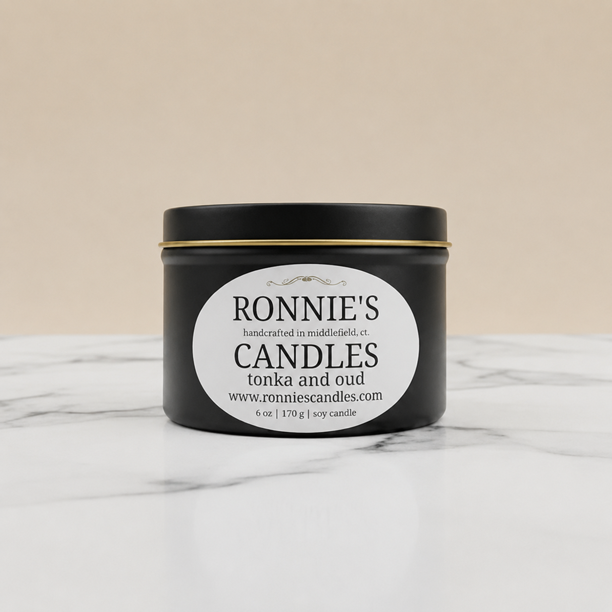 Tonka and Oud soy candle with a strong masculine scent, perfect for a lasting fragrance