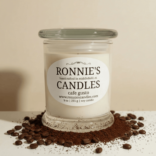 Cafe Gusto soy candle with classic fragrance, perfect for coffee lovers seeking aromatic ambiance